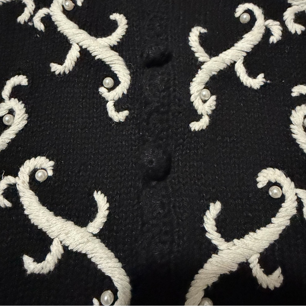 Reference Point Vintage Black White Embroidered S… - image 5